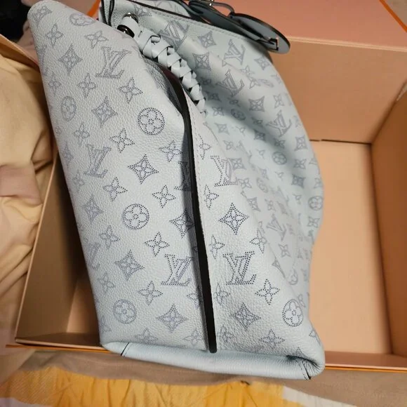 Louis Vuitton Camel Bag - Picture 4 of 5